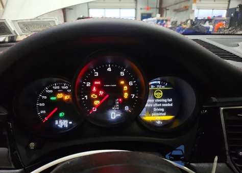 2018 Porsche Macan z USA, uszkodzony, nr VIN WP1AA2A59JLB01849